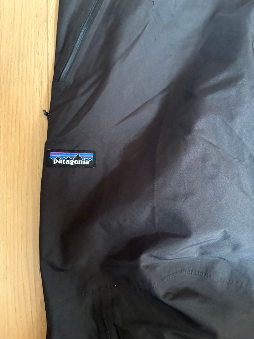 パタゴニア パウダータウンビブ M BLK 30705