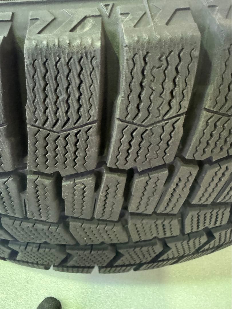 美品_R18_ホイル付スタッドレス_DUNLOP