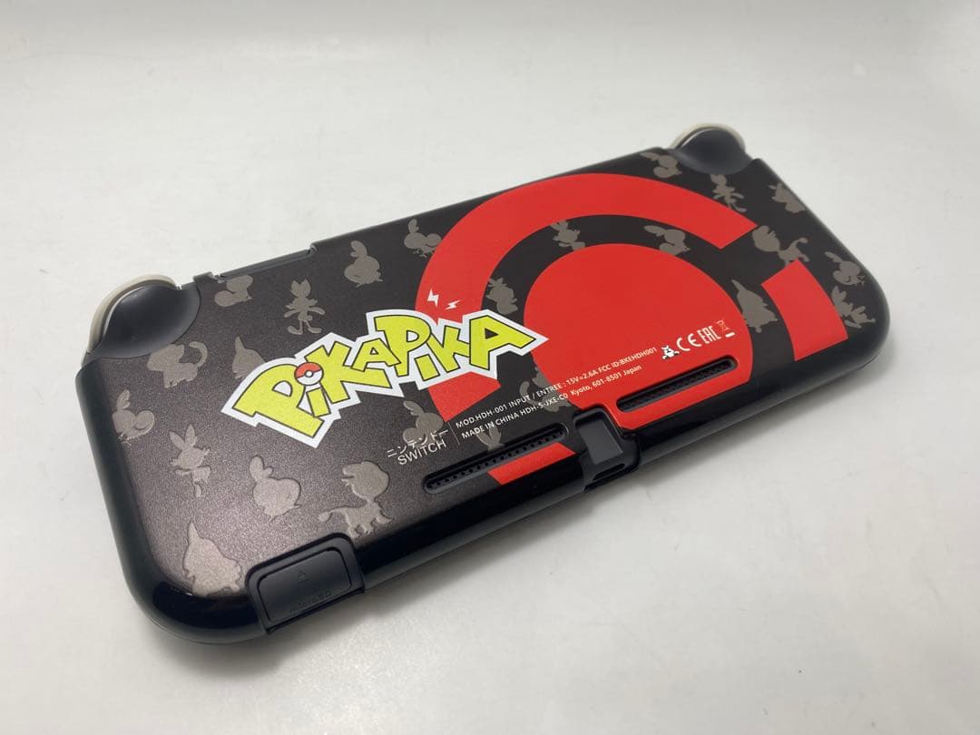 Nintendo Switch Lite Pikachuデザイン