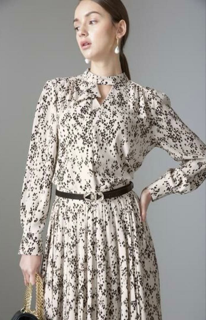 美品 ピンキーアンドダイアン◆アブストラクトプリントブラウス エクリュ 38