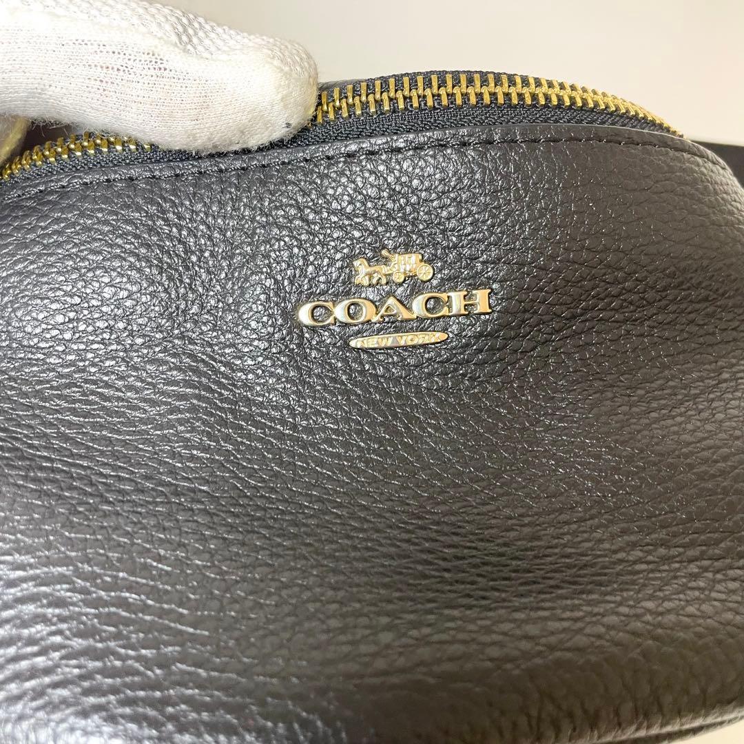 新品同様✨️COACH ボディバッグ ウエストポーチ チャーム ペプルドレザー 黒