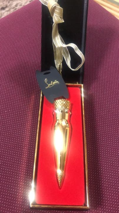 クリスチャンルブタン　リップ