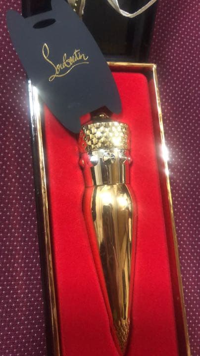 クリスチャンルブタン　リップ