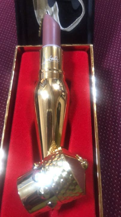 クリスチャンルブタン　リップ