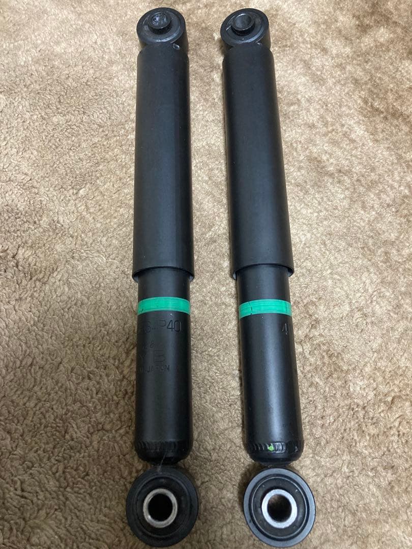 ショックアブソーバー4本セット