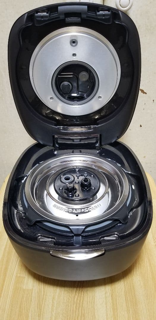 ☆2021年製☆タイガー土鍋可変圧力IH炊飯器 ご泡火炊き 液晶タッチパネル