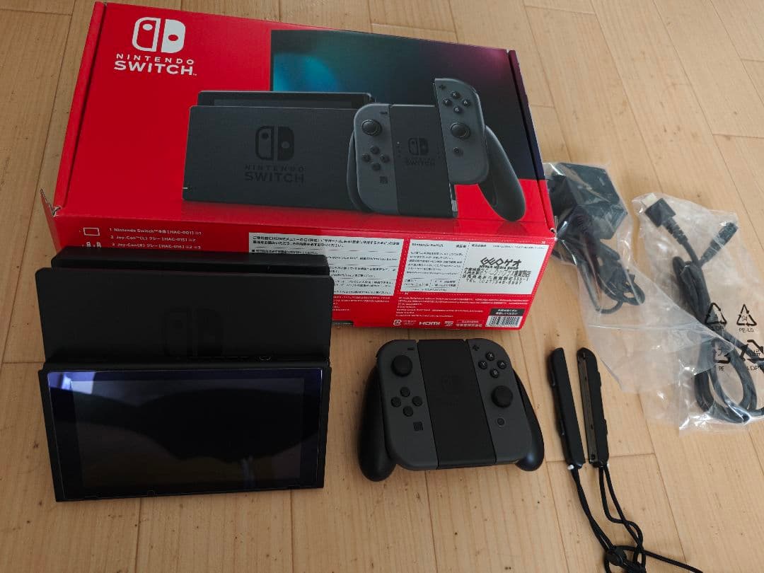 Nintendo Switch 本体 　桃鉄　ほぼ新品　美品