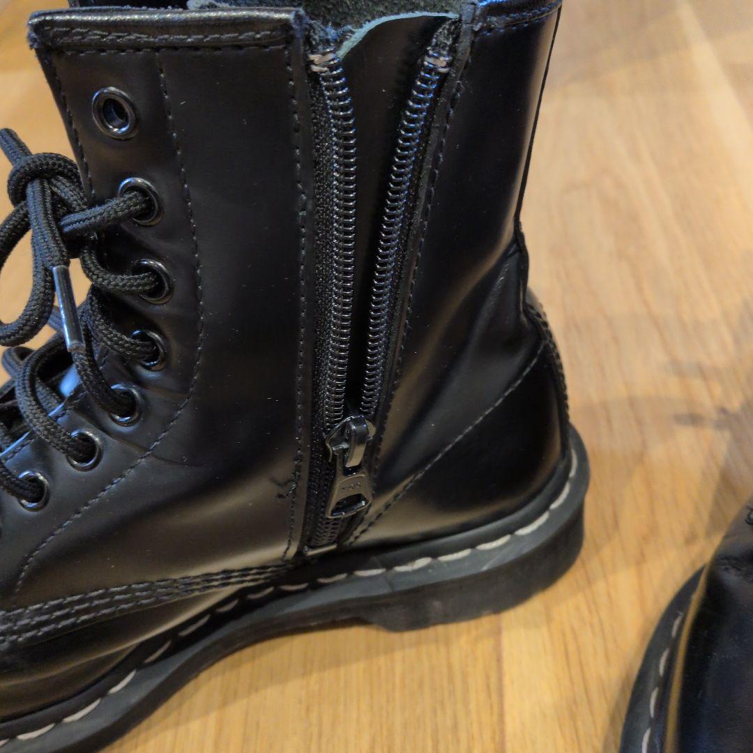 ドクターマーチン　ホワイトステッチ　24cm 8ホール　ファスナー付　お値下げ中