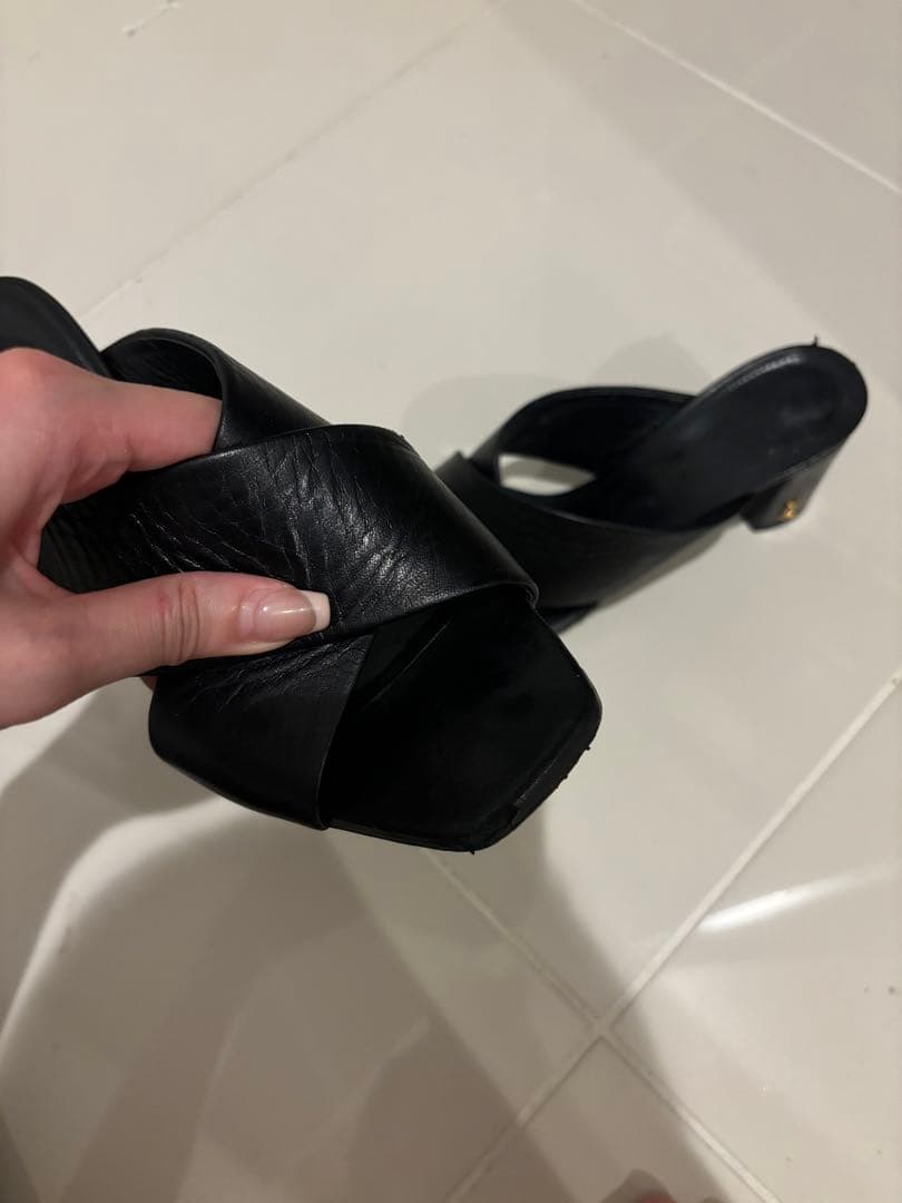 【YSL】イヴサンローラン　ブラック クロスストラップ ミュール