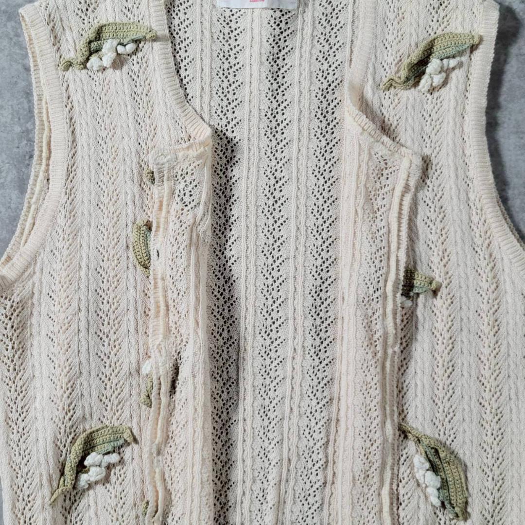 【美品】WONDERFUL WORLD 透かし編みニットベスト S～M相当