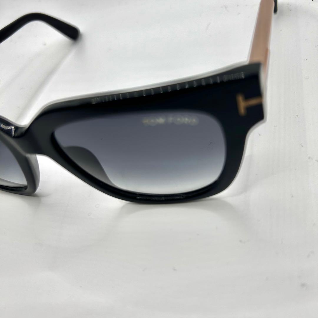 芸能人着用モデル　トムフォード　サングラス　TF436 53 18 ケース付き