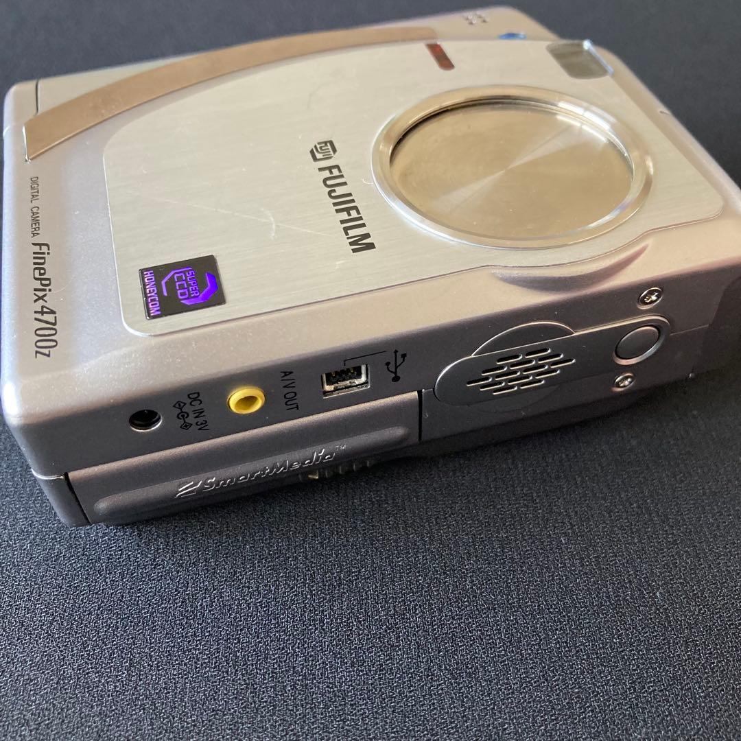 【美品】FUJIFILM finepix 4700z CCDセンサー コンデジ