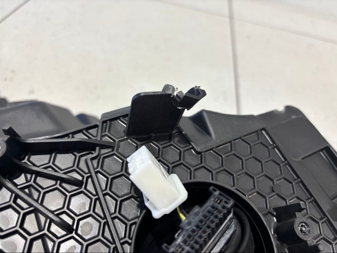 プリウスPHV 左ヘッドランプASSY　＃81185-47560