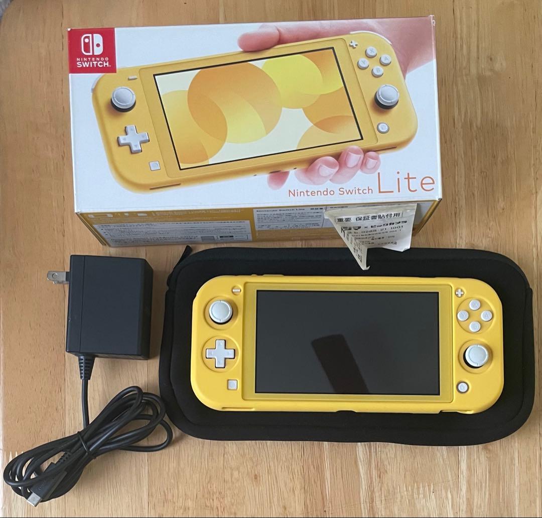 Nintendo Switch Lite イエロー　充電ケーブル
