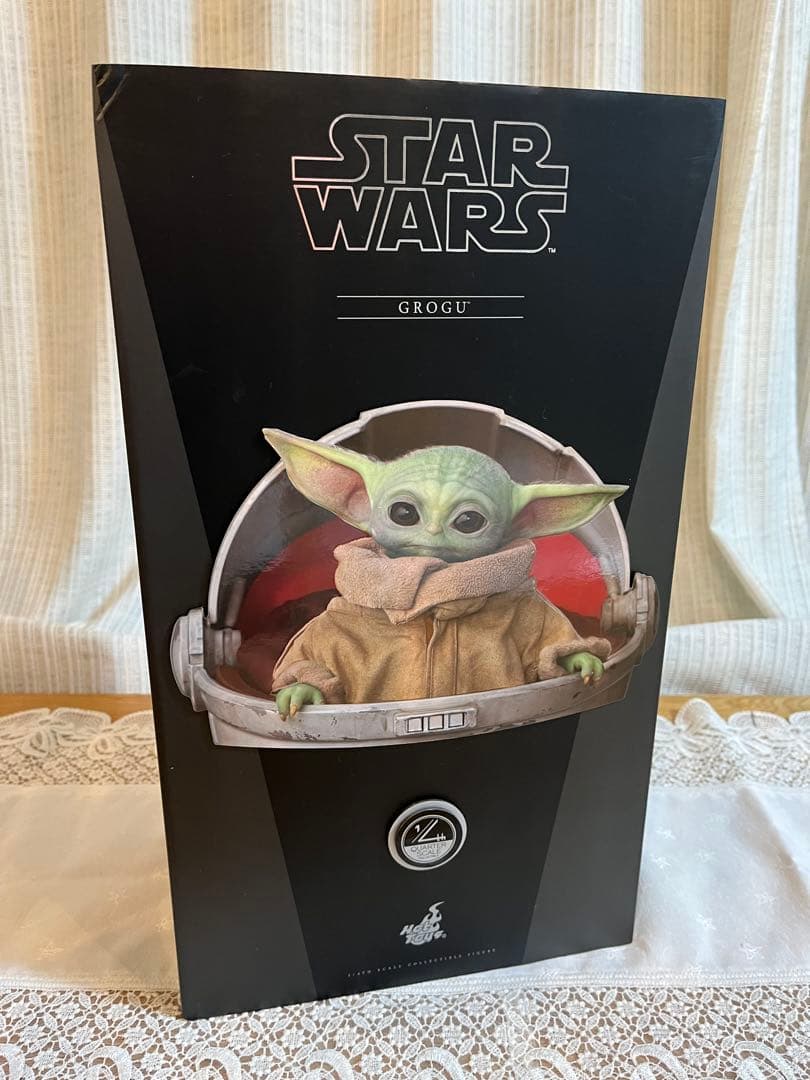 ホットトイズ QS018マンダロリアン 1/4フィギュアザ・チャイルドグローグー