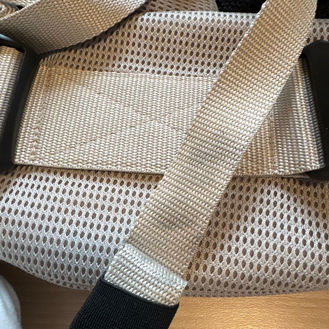 アップリカ　ラクリス　ベージュ 抱っこ紐 メッシュ