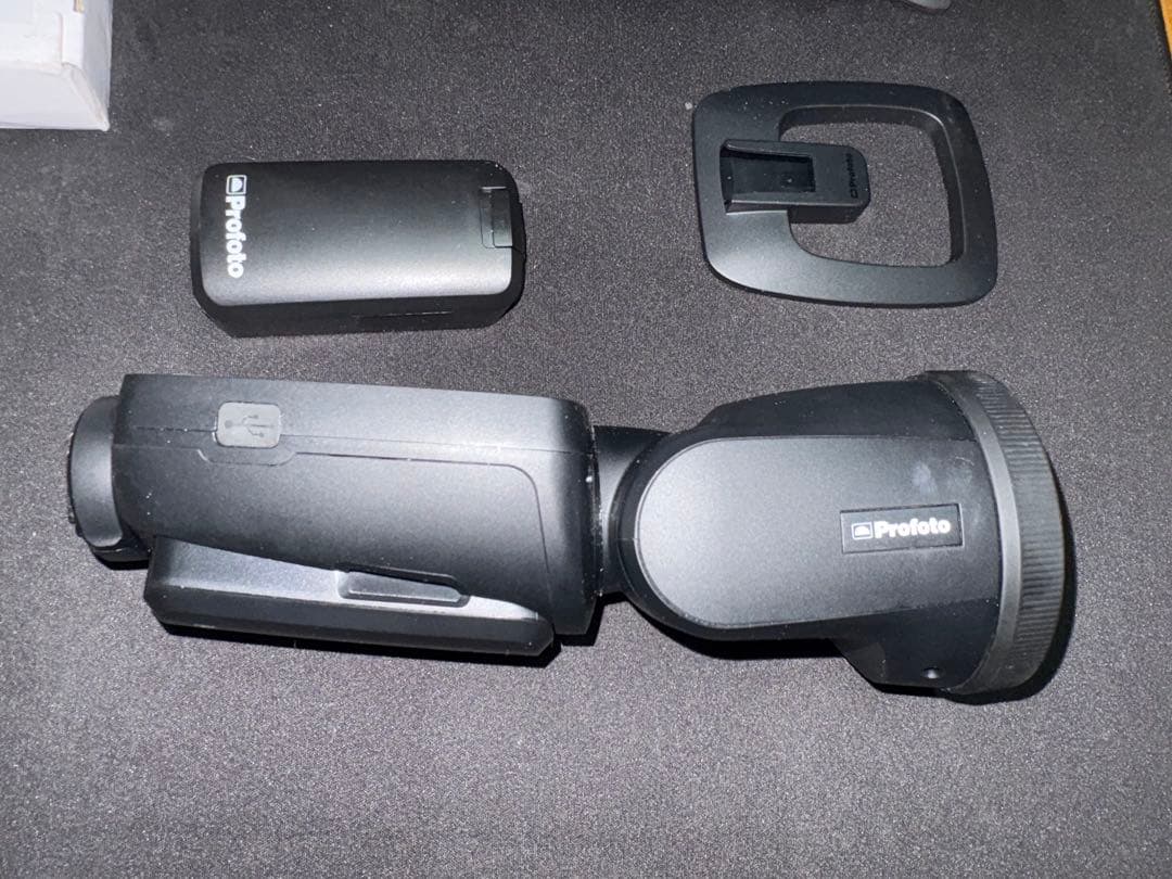 Profoto A1X AirTTL-C ストロボ 本体＋予備バッテリー付