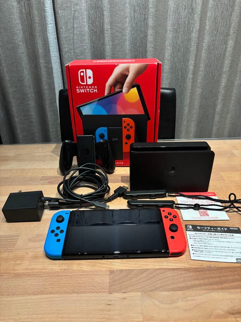 Nintendo Switch 有機EＬセット　純正コントローラー、カセット2本