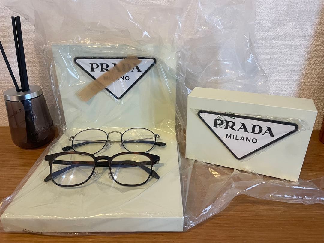 メガネスタンド　プラダ　ディスプレイスタンド