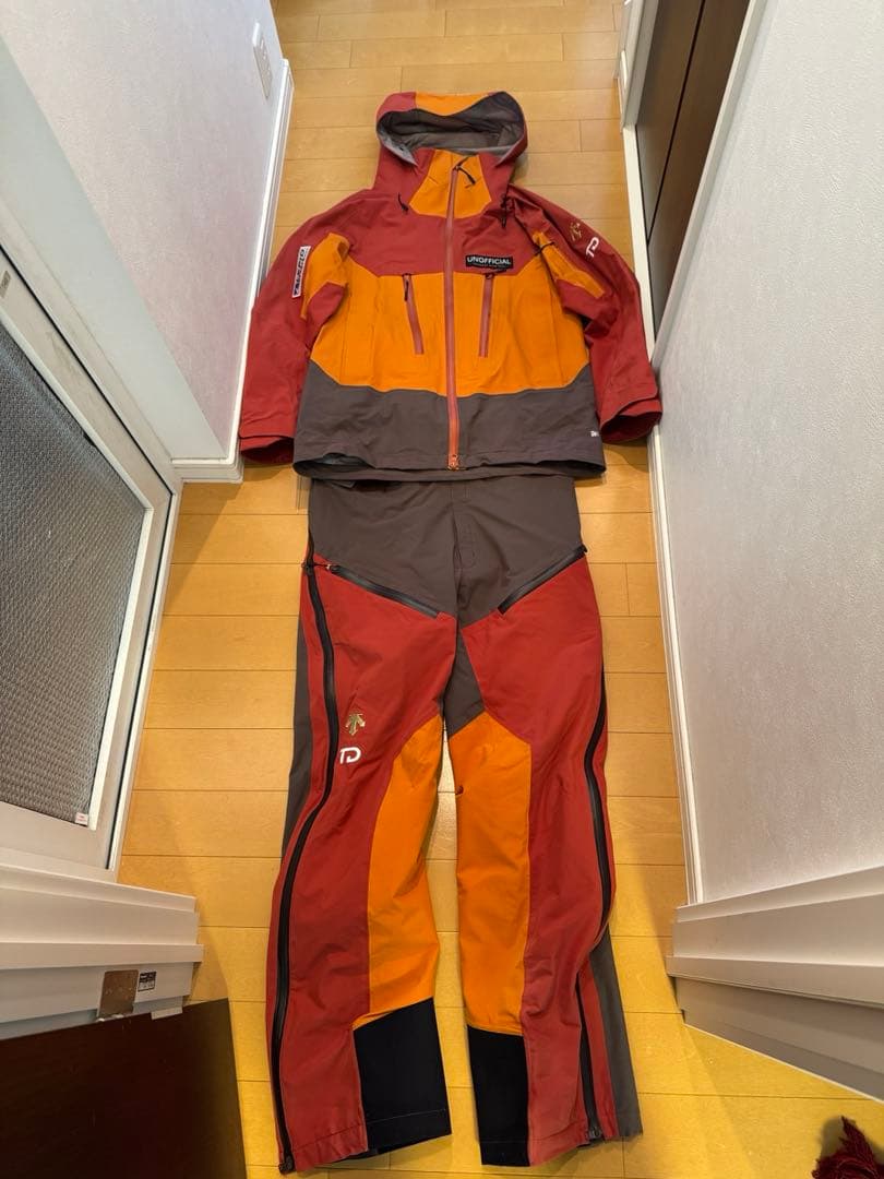 TEAM DESCENTE スキーウェアー　2024/2025