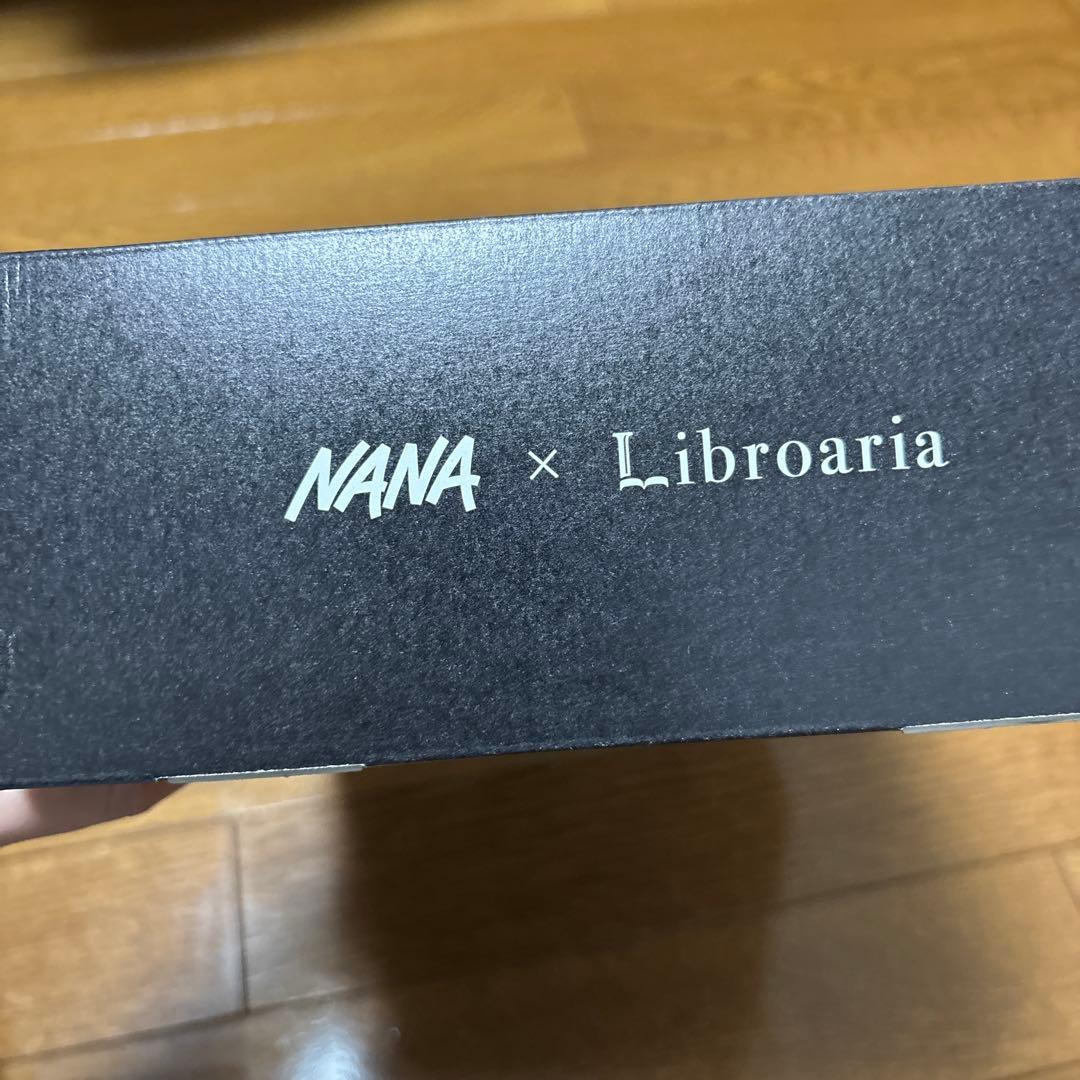 NANA リブロアリア ハチ 香水