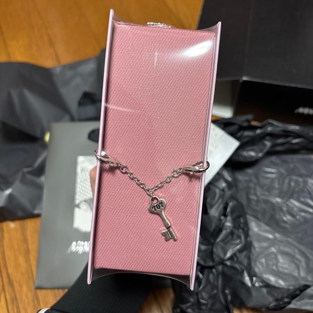 NANA リブロアリア ハチ 香水