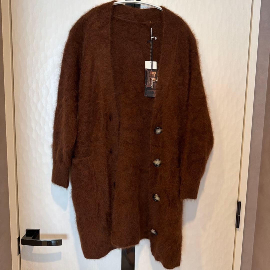 新品ダイアグラムブラウン ボタン付きカーディガン