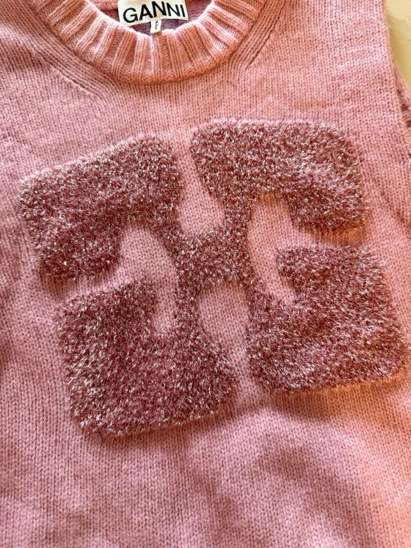 GANNI ピンク ニットベスト ロゴ刺繍