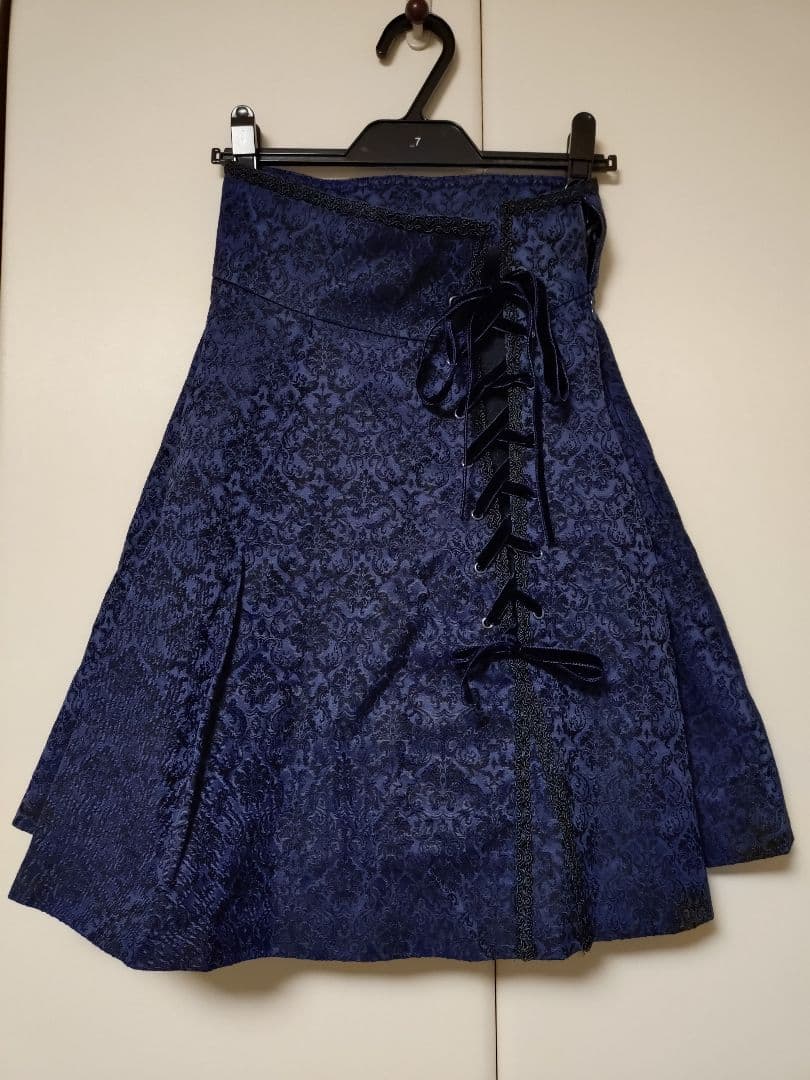 み*と様 【新品未使用】モワ・メーム・モワティエ ジャガード編み上げスカート サ