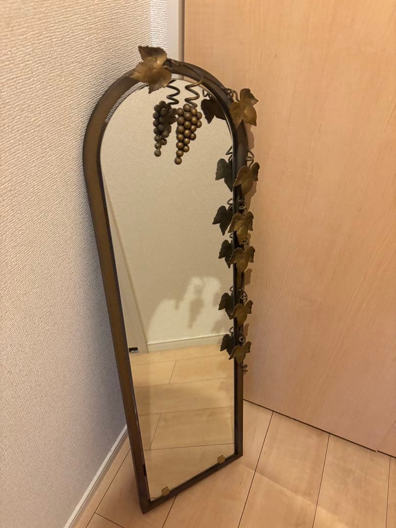 【ヴィンテージ】アーチ型 アイアンミラー 葡萄　リーフ装飾 鏡　アンティーク