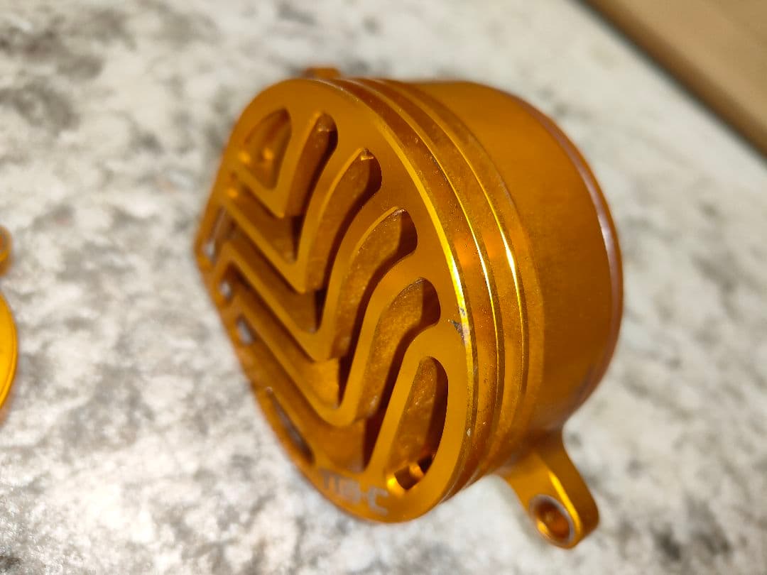 国内台湾全年式シグナスX対応 TRHC製タペットとカムカバーセット