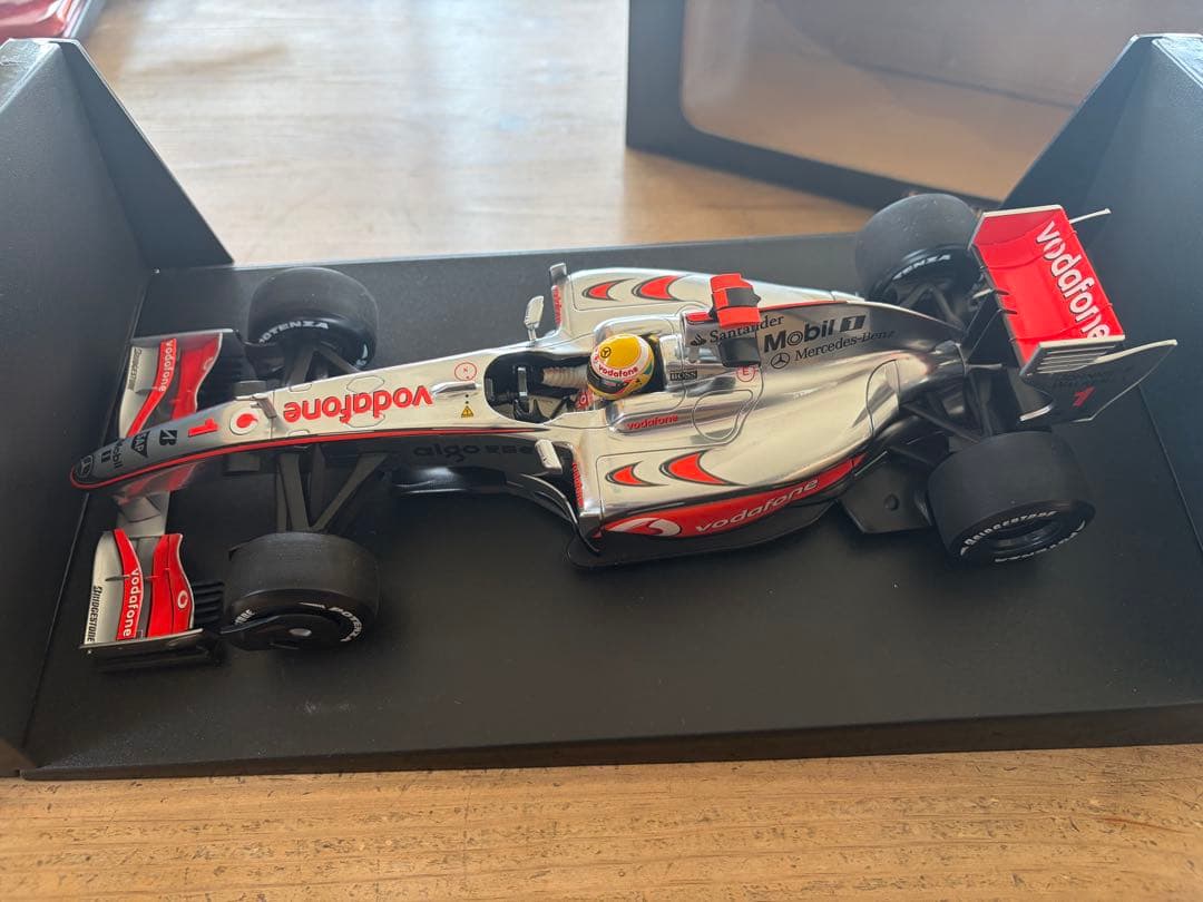 F1モデルカー　McLaren ルイスハミルトン　1/18サイズ
