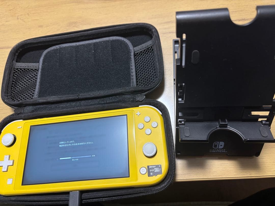 Nintendo Switch Lite イエロー 本体　ケース　スタンド　SD