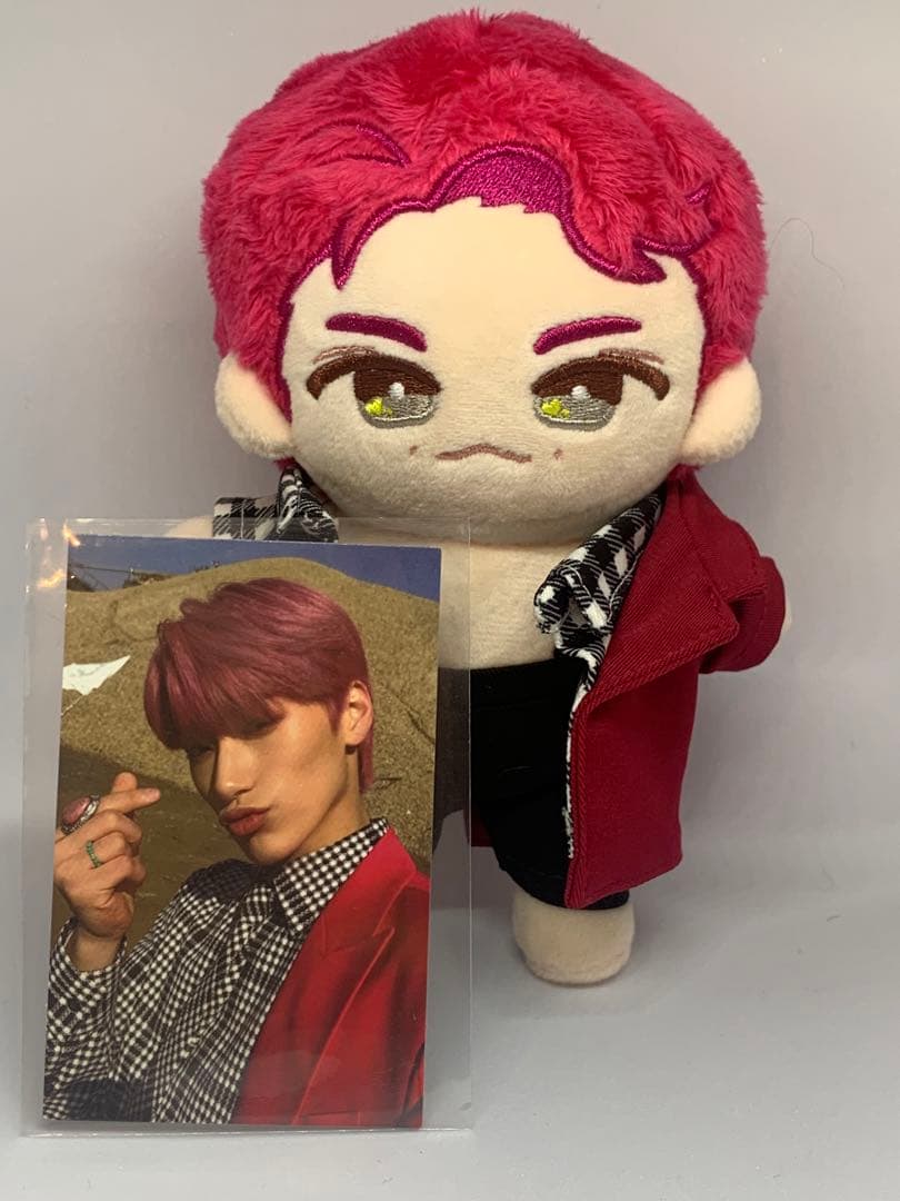 ATEEZサン　衣装付き　ぬいぐるみ！(トレカなし)