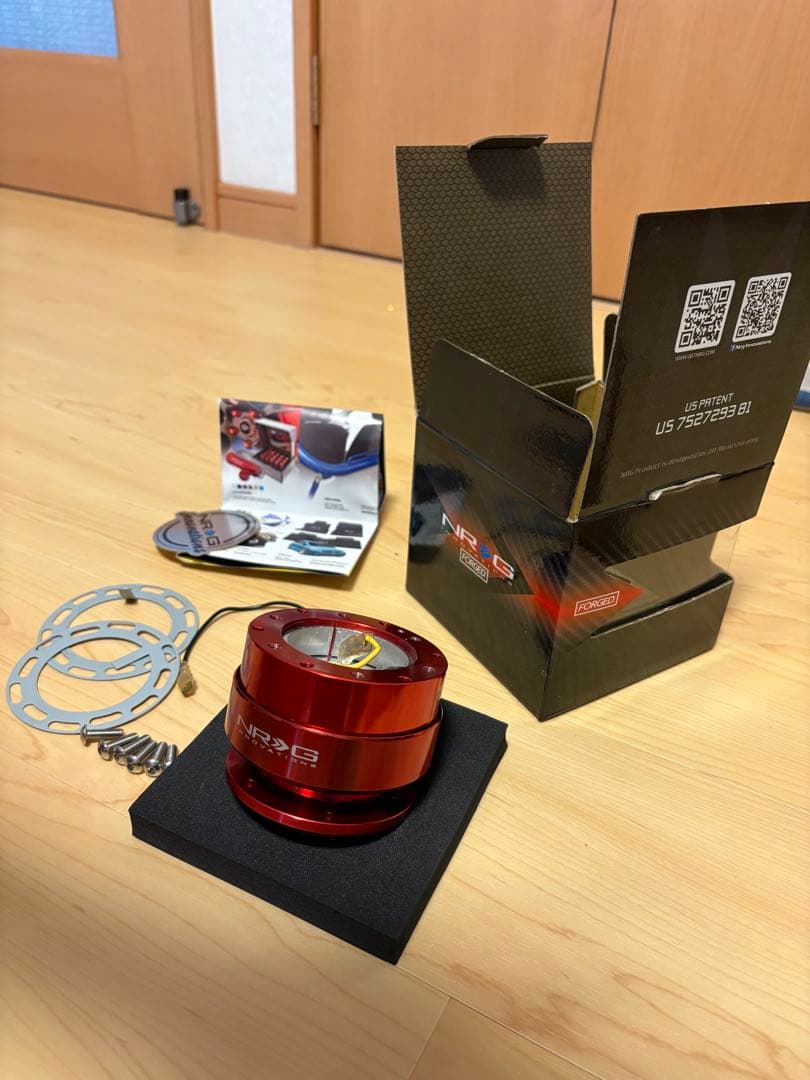 NRG Innovations ステアリングハブ レッド