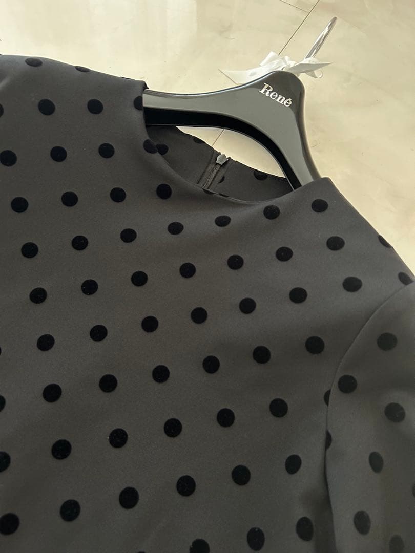 TREFLE +1トレフルプラスワン　新品未使用品 ドットワンピース ロング丈