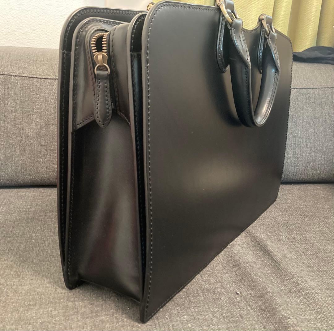 美品　土屋鞄　マグナス　ファスナーブリーフ　ブラック