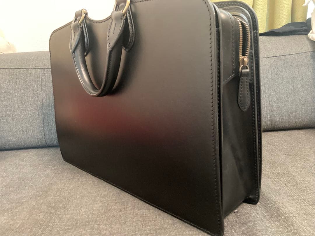 美品　土屋鞄　マグナス　ファスナーブリーフ　ブラック