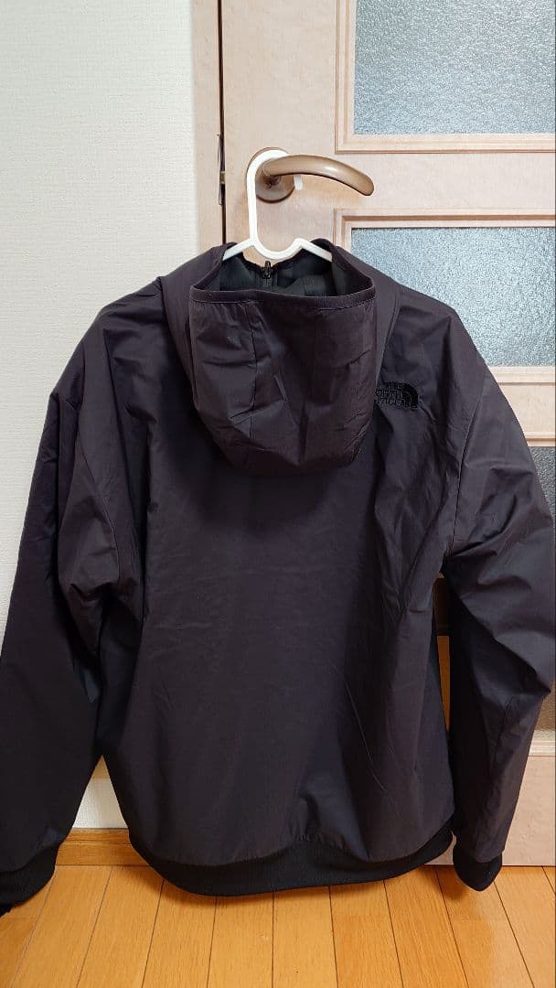 ノースフェイス　リバーシブルテックエアーフーディー