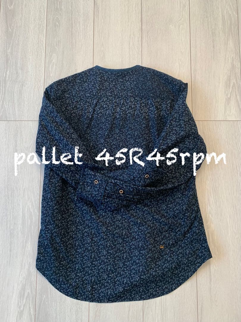 45R45rpm ツタフラワープリントのフリルブラウス(インディゴ)