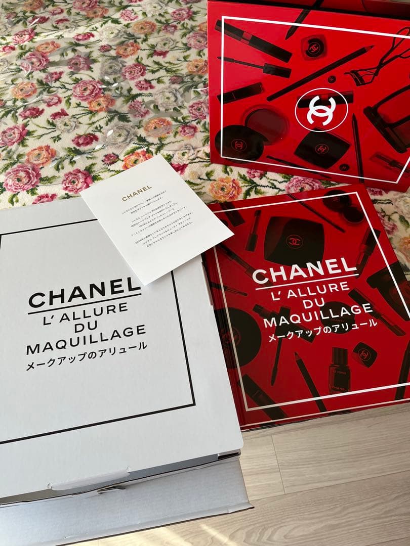 CHANEL書籍 CHANELメイクの100年のメゾンのストーリーを綴った本