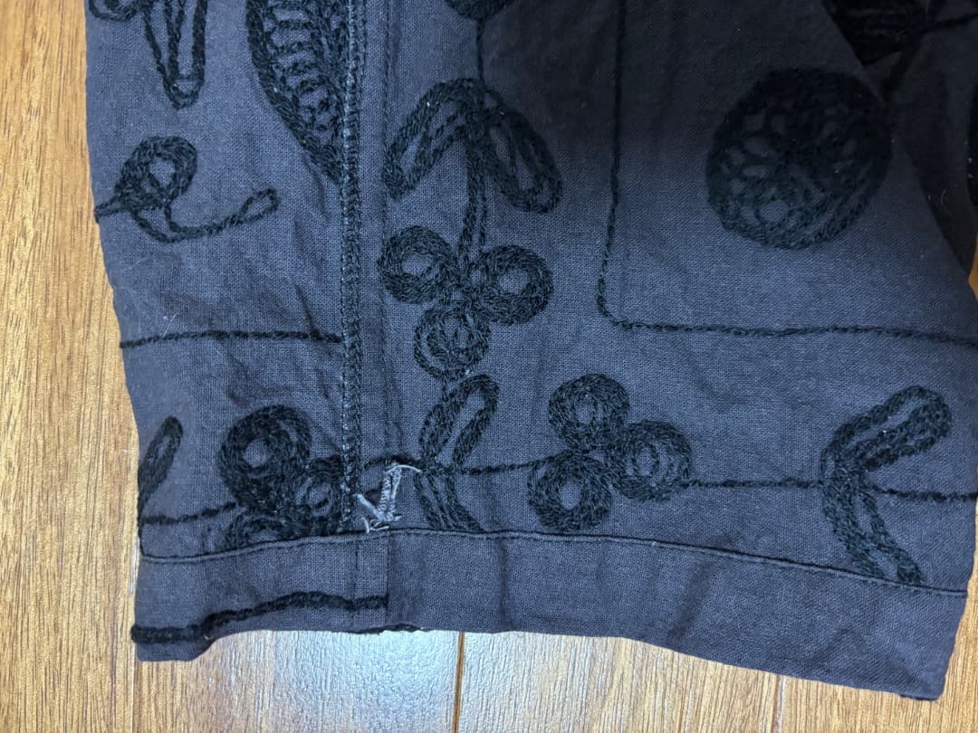 pokipee 花柄刺繍 カジュアルパンツ