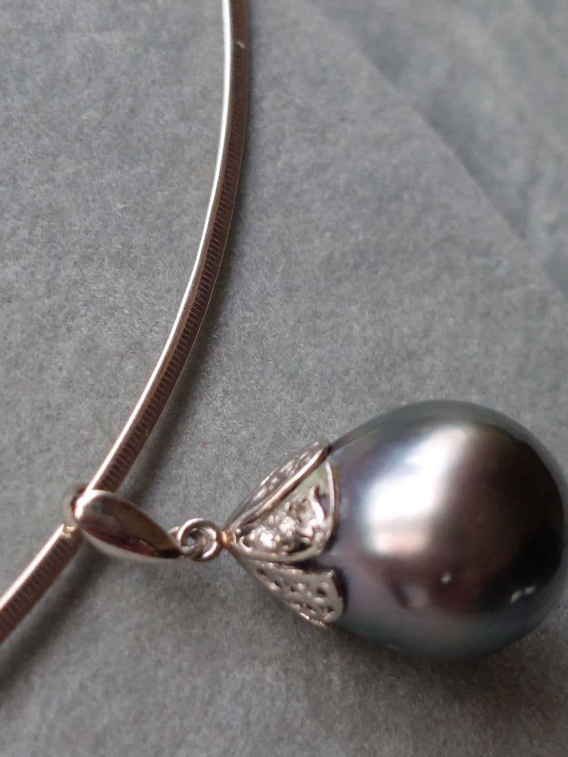 ベイクドチーズ⭐オメガネックレス⭐リバーシブル⭐pt900黒蝶真珠チャーム