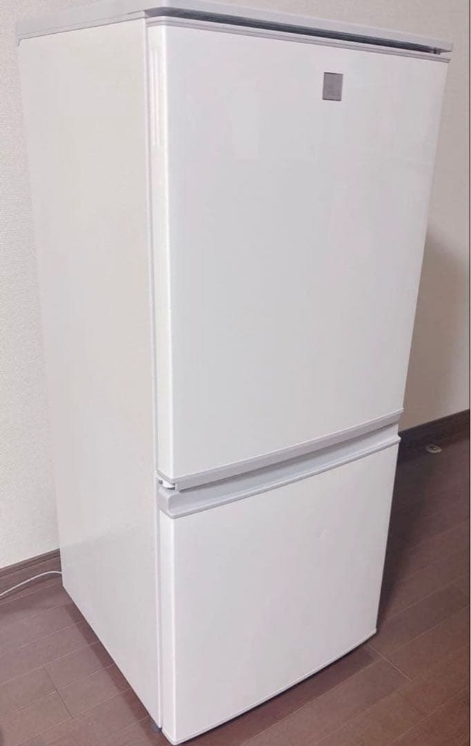 【直接取引限定・超美品】1人用冷蔵庫 SHARP冷凍冷蔵庫 白 取説・卵収納付