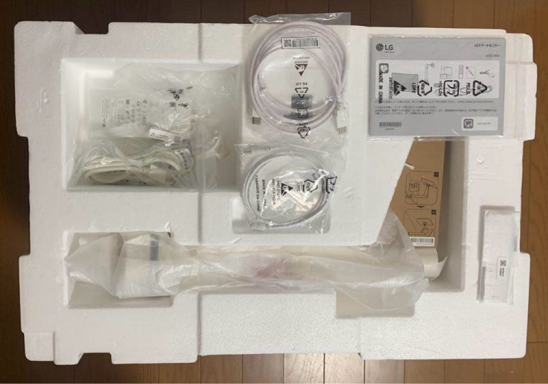 ジ*世様 LG SMART Monitor 32SQ780S 32インチ