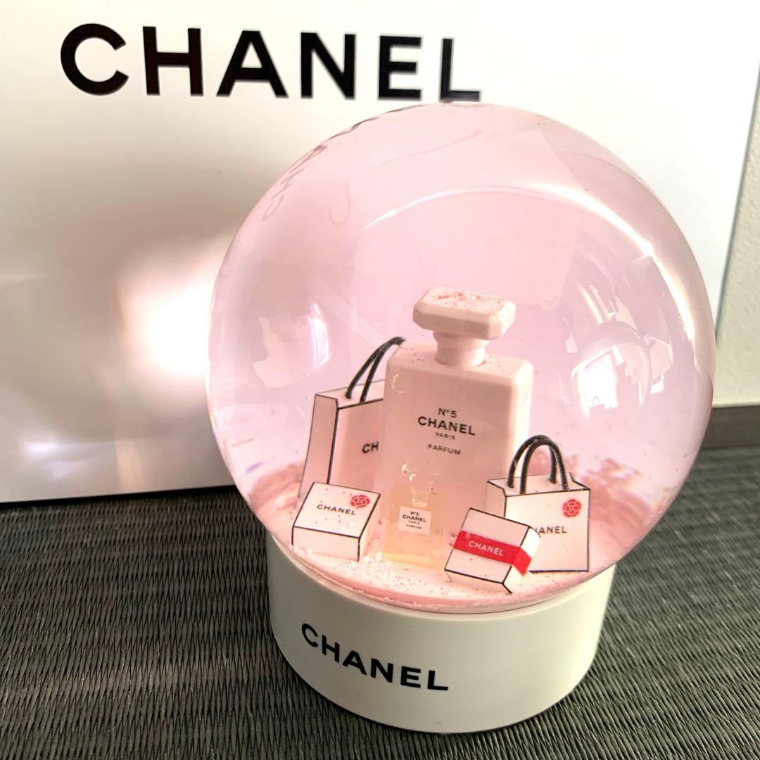 CHANEL スノードーム