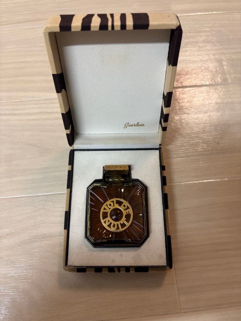 Guerlain 女性用香水 八角形ボトル