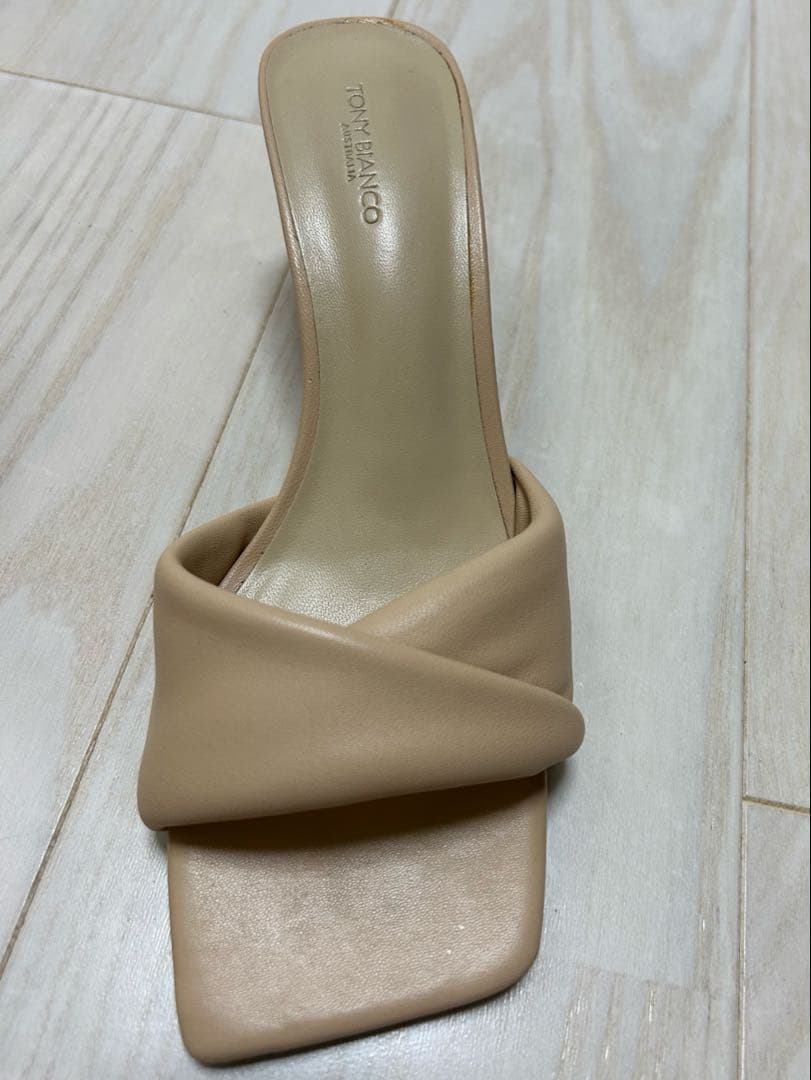 Tony Bianco Alexa Sandal ベージュ