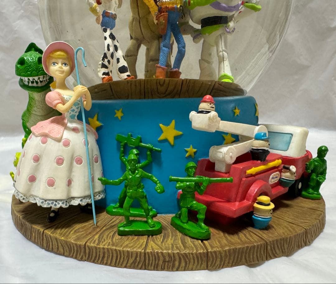 ディズニー トイストーリー オルゴール付きスノーグローブ