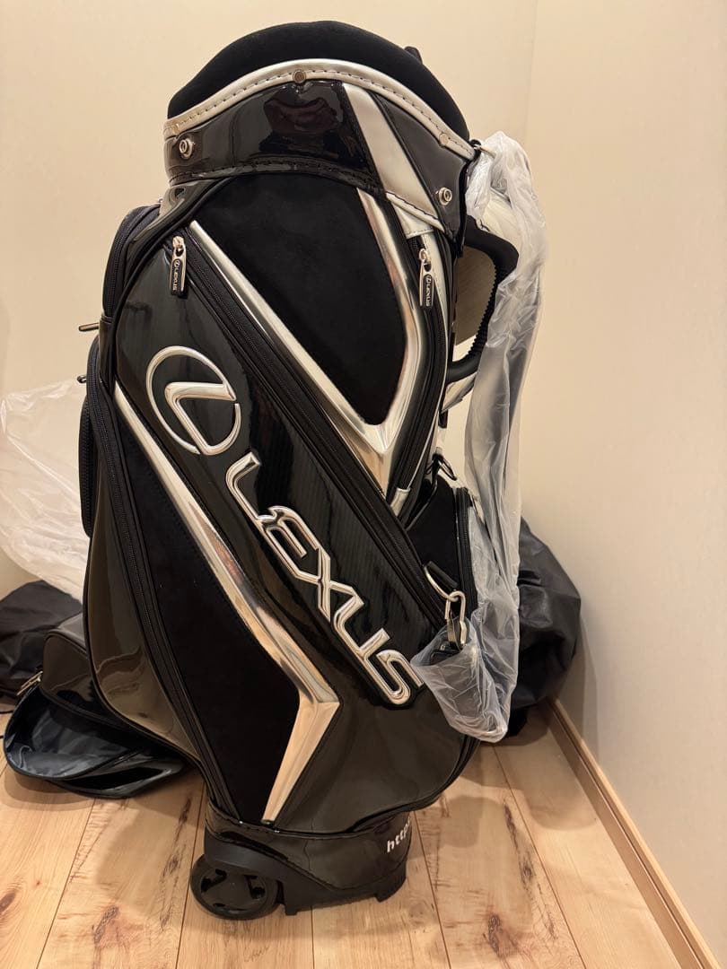 未使用シーリグ付き非売品！ご成約者用レクサス　ゴルフキャディバック最上位モデル。